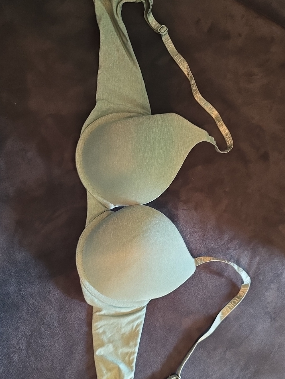 Victoria's Secret Light Green T-Shirt Bra - Smooth Molded Cups